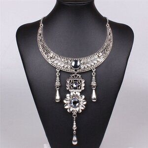 Vintage Womens Tibetan Silver Crytals Necklace Statement 18"